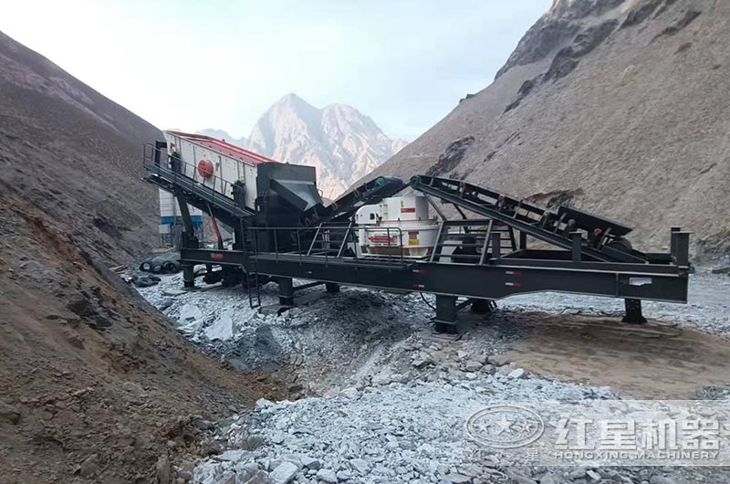 山西客戶移動(dòng)制砂機(jī)工作現(xiàn)場