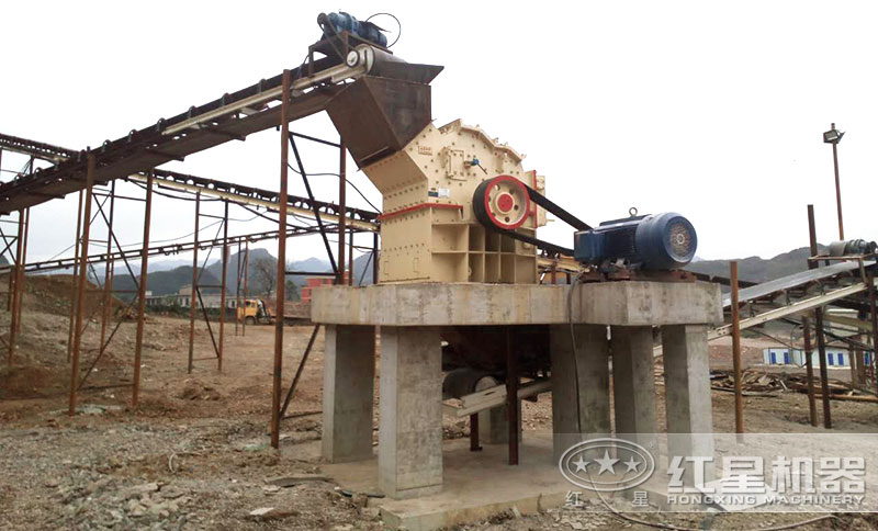 1414細(xì)碎機生產(chǎn)石子現(xiàn)場 1414細(xì)碎機生產(chǎn)石子現(xiàn)場