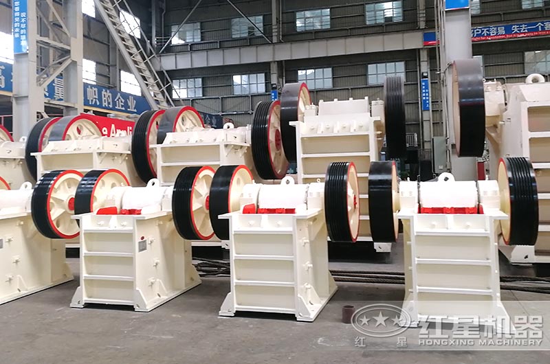 顎式破碎機(jī)圖片 顎式破碎機(jī)圖片