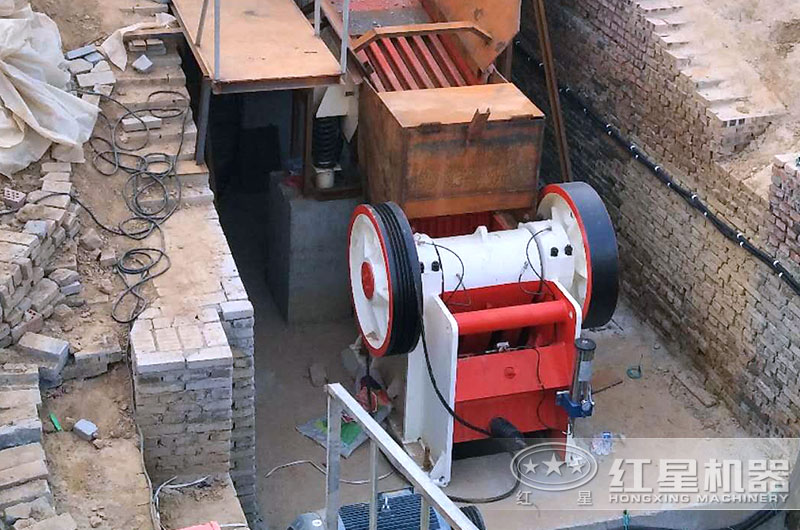 鋼渣破碎現(xiàn)場圖片 鋼渣破碎現(xiàn)場圖片