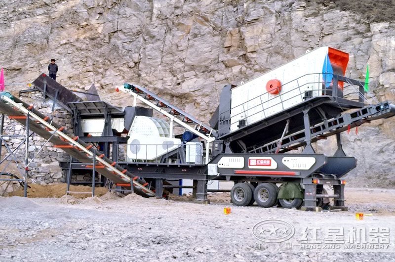 河北客戶移動(dòng)碎石機(jī)工作現(xiàn)場(chǎng)實(shí)拍圖 河北客戶移動(dòng)碎石機(jī)工作現(xiàn)場(chǎng)實(shí)拍圖