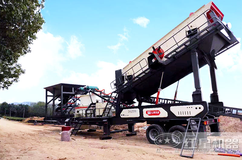 “四合一”移動式人工制砂現(xiàn)場