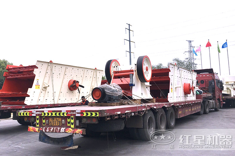 時產(chǎn)500噸破碎機全套設(shè)備發(fā)貨