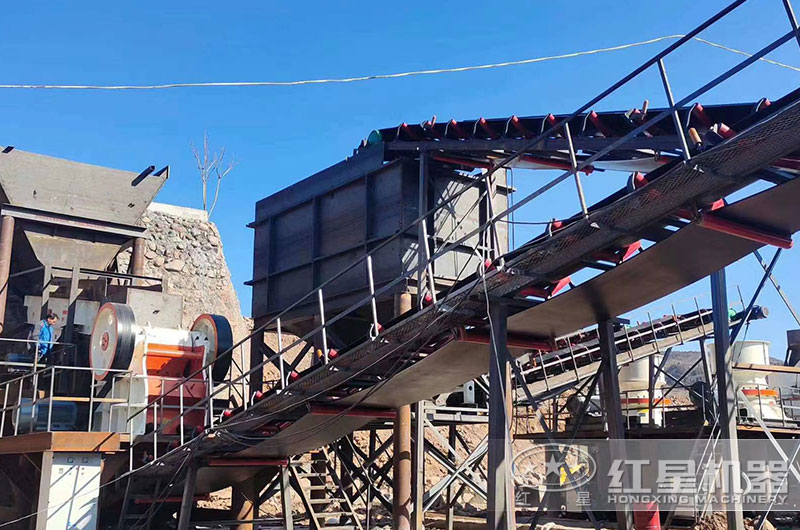 顎式破碎機(jī)工作現(xiàn)場(chǎng)圖 顎式破碎機(jī)工作現(xiàn)場(chǎng)圖