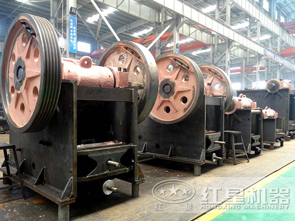 鄂式破碎機生產(chǎn)車間