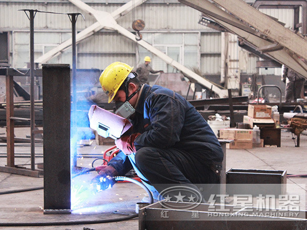 做工精細(xì)的河南紅星立式破碎機廠家