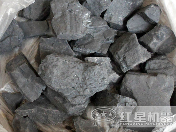 一臺用于破碎煤矸石的移動粉碎機_70噸/小時，出料粒度20以下