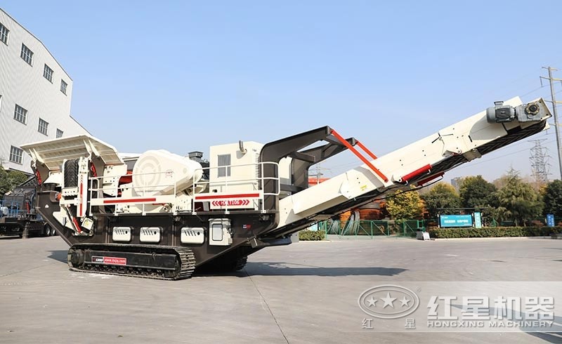 這部移動(dòng)履帶一體式破碎機(jī)，節(jié)能環(huán)保，產(chǎn)量高，用戶表示很滿意