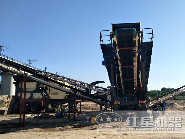 時(shí)產(chǎn)450噸石料移動(dòng)磕石機(jī)多少錢？求品牌介紹