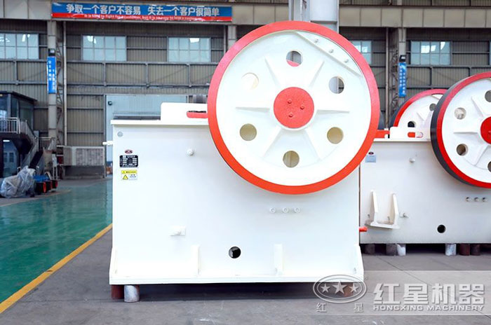 從破碎石頭到洗沙需要用幾套設(shè)備？全套配置下來多少錢？