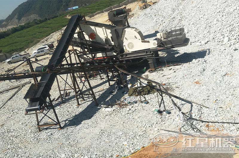 紅星機(jī)器移動(dòng)破碎石子機(jī)設(shè)備—碎不可擋（內(nèi)附破碎現(xiàn)場視頻）