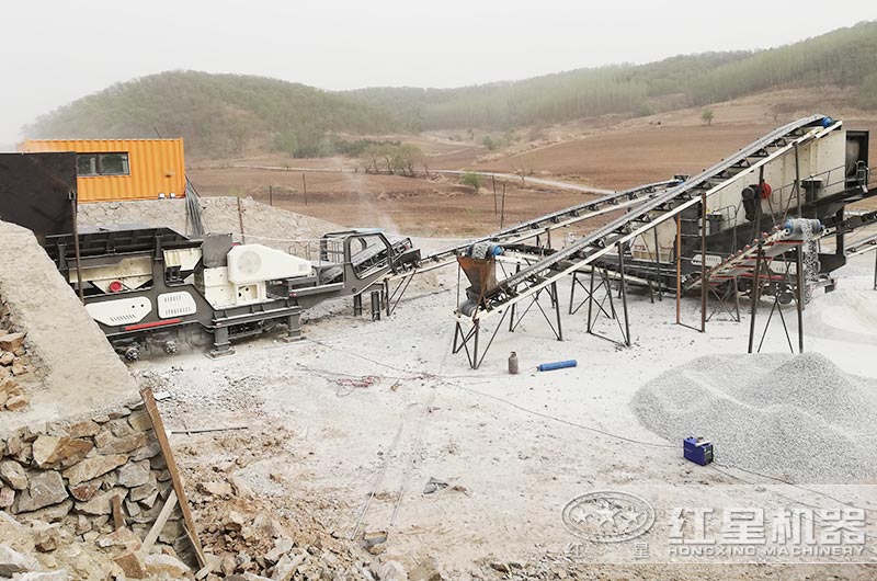 時(shí)產(chǎn)15、20、30噸的小型移動(dòng)碎石機(jī)可行嗎？