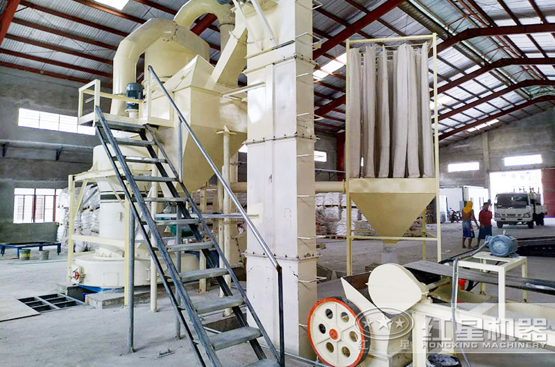 雷蒙磨粉機(jī)設(shè)備型號(hào)都有哪些？室內(nèi)雷蒙磨粉生產(chǎn)線廠房高度多少？