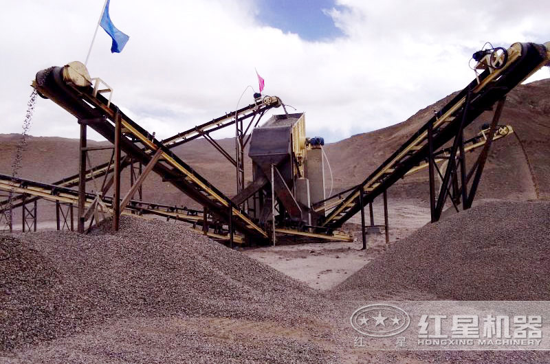 碎石破碎機生產(chǎn)線一天產(chǎn)量是多少？有沒有現(xiàn)場生產(chǎn)視頻？