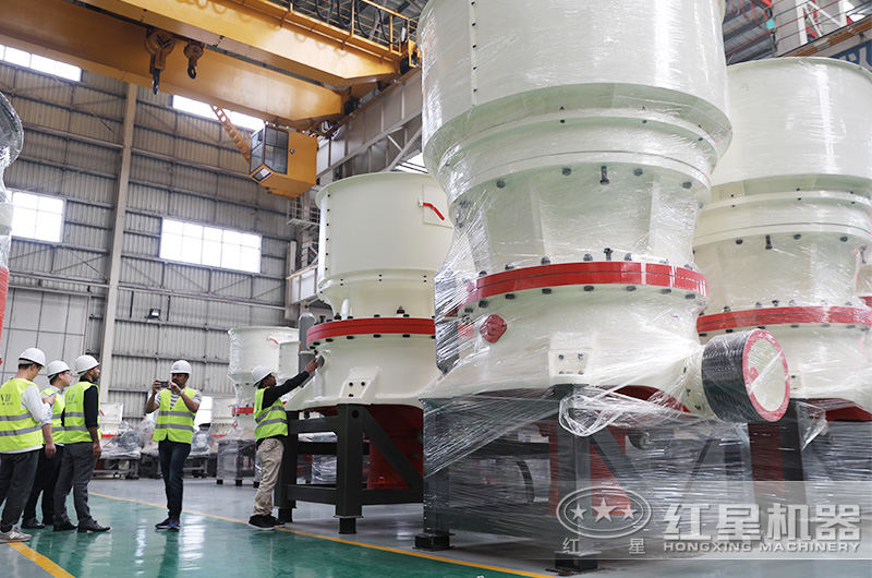江西用戶來(lái)廠參觀考察圓錐破碎機(jī)
