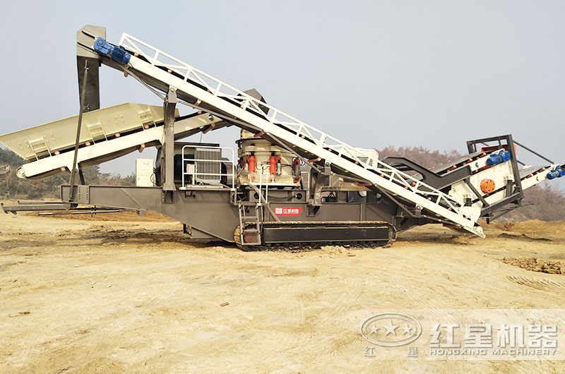 履帶移動(dòng)破碎一體機(jī)已經(jīng)到達(dá)現(xiàn)場(chǎng)，馬上投產(chǎn)