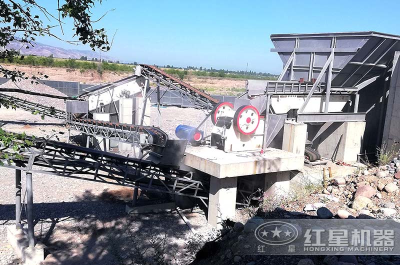 顎式粉碎機作業(yè)現場