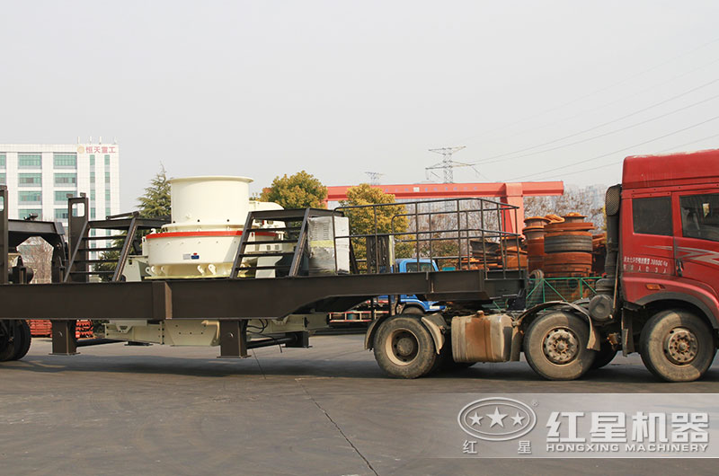 沖擊式流動(dòng)碎石機(jī)發(fā)貨現(xiàn)場(chǎng)