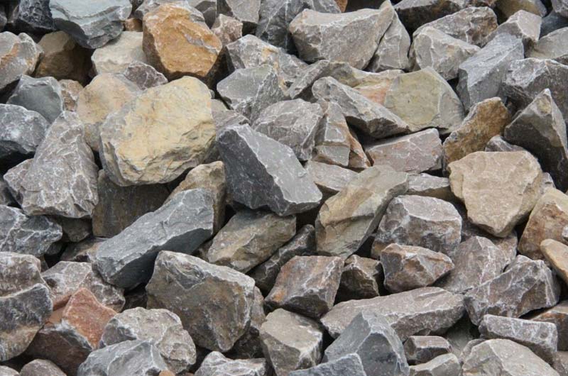 粉碎石灰石用什么機器好？