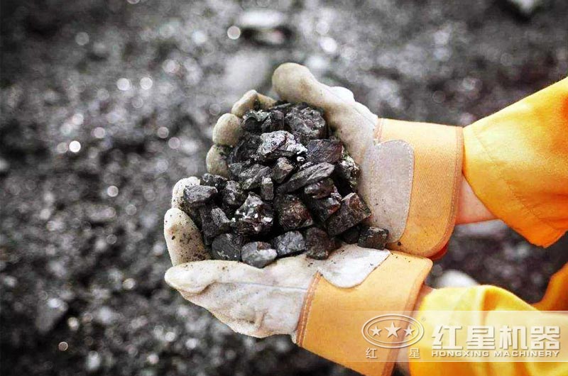 破碎鐵礦石選用哪種破碎機好？（時產(chǎn)要求在100-300噸 ）