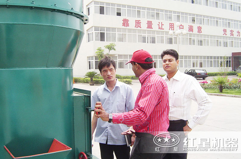 每天10噸的打石粉機(jī)器哪兒有？環(huán)保嗎？