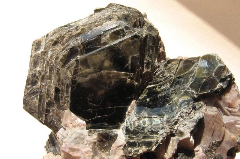 可用來研磨云母的磨粉機(jī)|云母磨粉機(jī)設(shè)備推薦