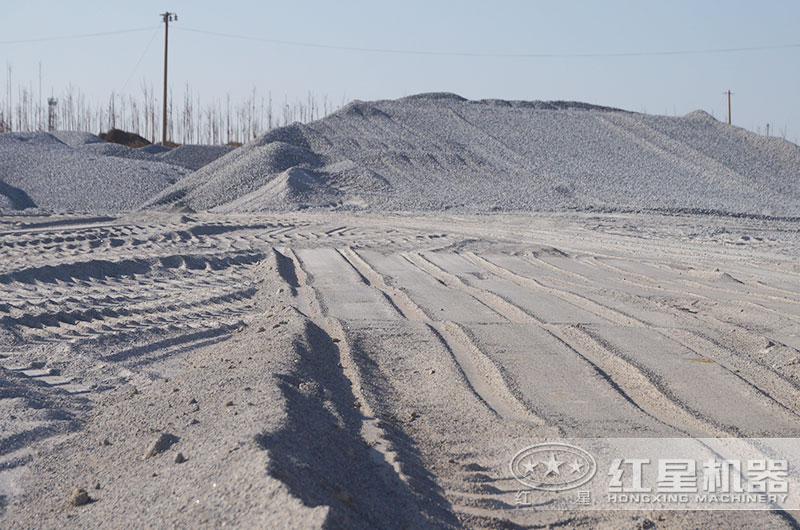 破碎石頭生產(chǎn)石子違法嗎，現(xiàn)在可以著手2022年石頭加工了嗎？