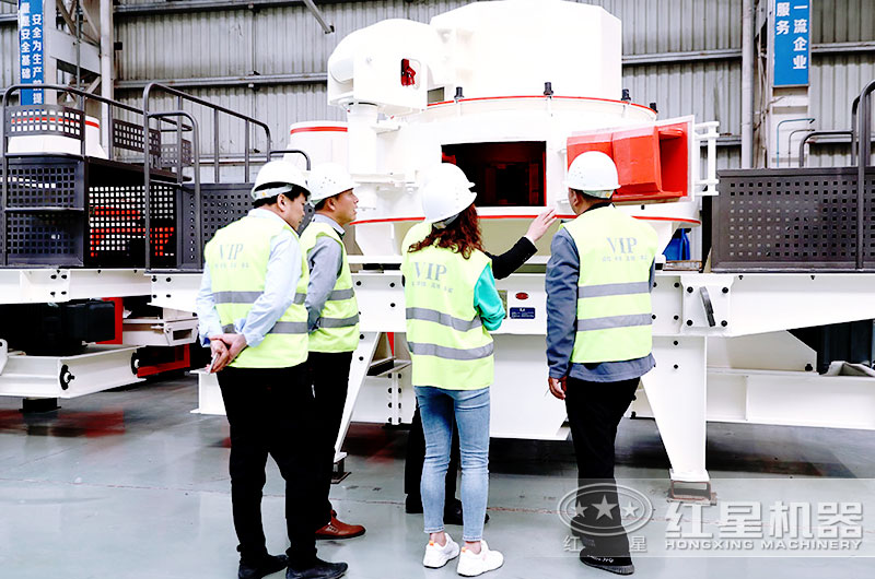 山東濱州用戶來廠參觀固定制砂機(jī)