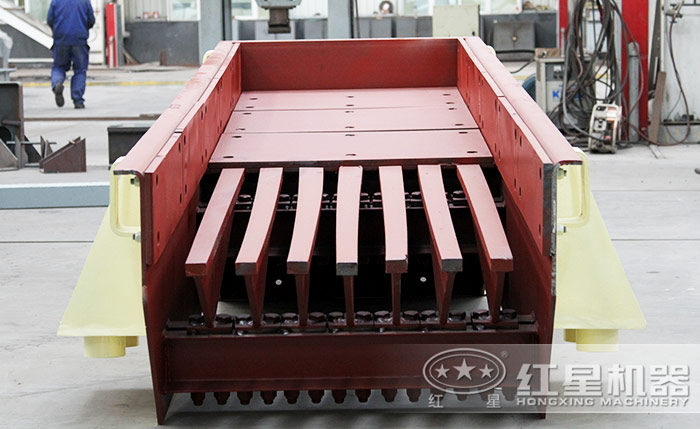 人工石頭磕石子有什么流程，采用什么設(shè)備？