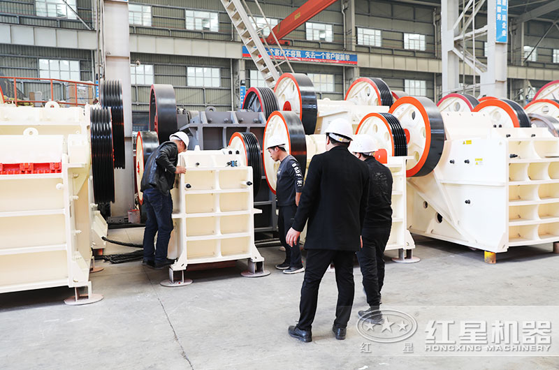 小型碎石機哪里有賣？來這里不僅選擇多且價格還優(yōu)惠