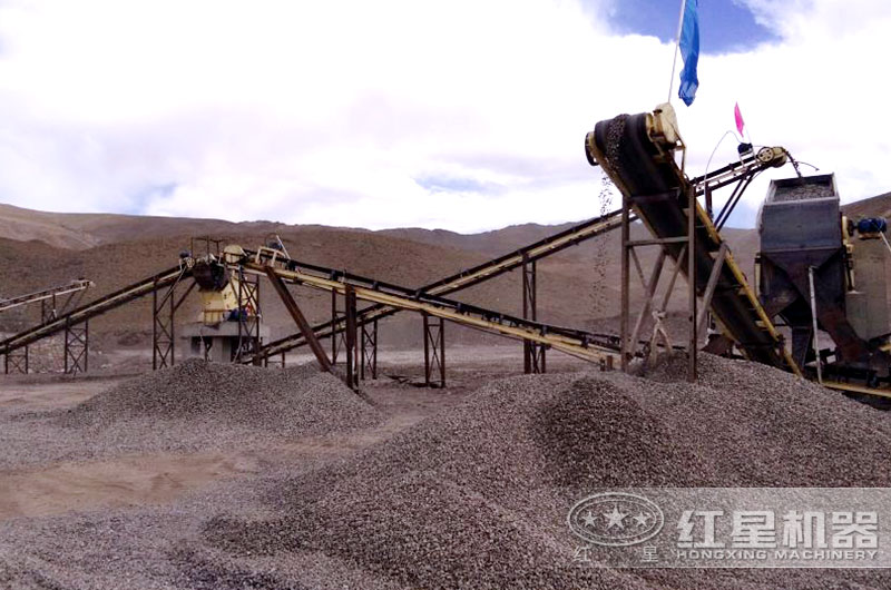 10萬的破碎石頭機(jī)生產(chǎn)現(xiàn)場