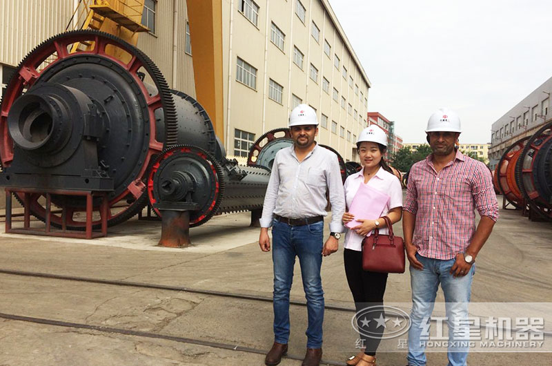 國(guó)外客戶來廠訂購球磨機(jī)設(shè)備