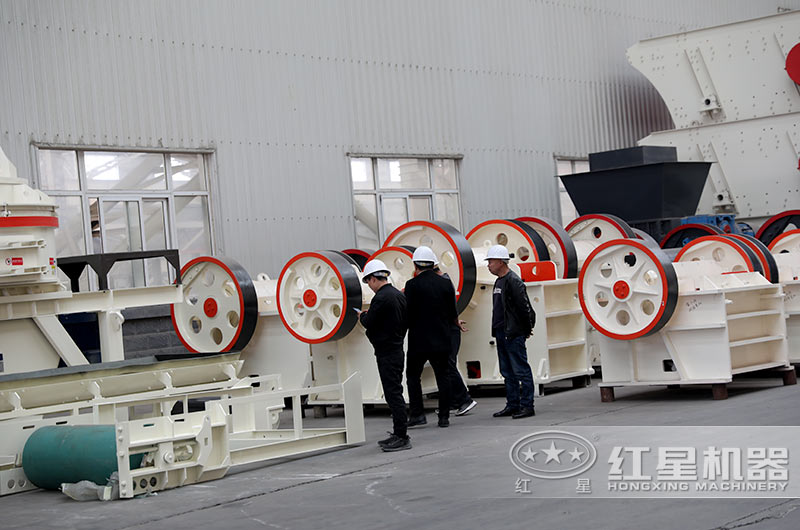 破碎石頭的設(shè)備有哪些？內(nèi)含設(shè)備圖片