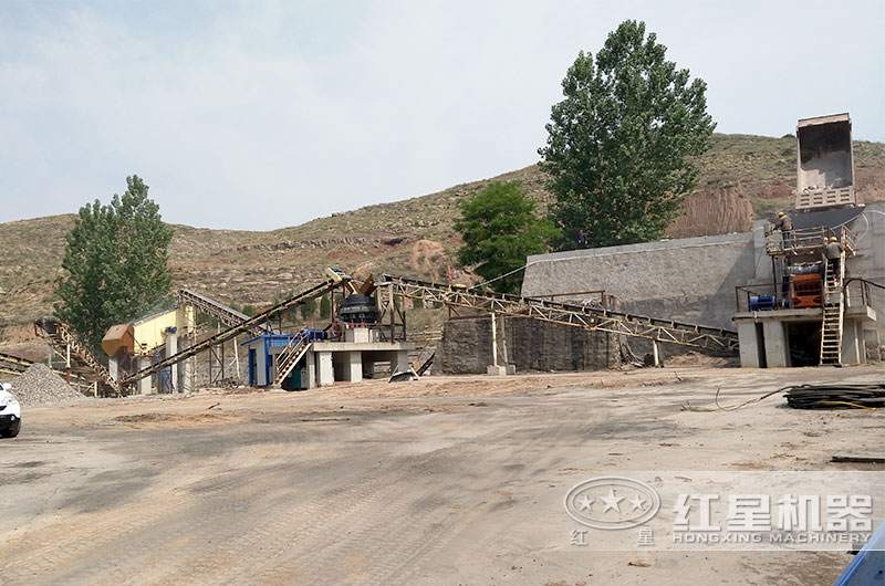 破碎玄武巖用什么機器好？整條生產(chǎn)線還需要哪些設(shè)備？