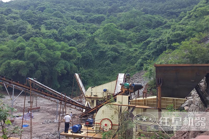 1615型重錘式破碎機生產(chǎn)能力如何，報價是多少