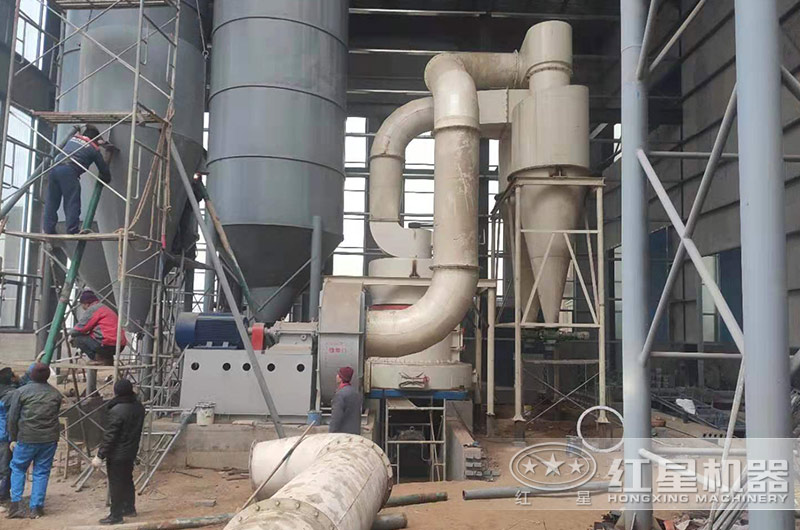 打膩?zhàn)?00目用什么磨粉機(jī)器？膩?zhàn)拥倪x擇原則是什么？