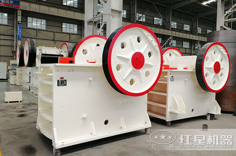 69鄂破碎機(jī)圖片及價(jià)格,69破碎機(jī)一天產(chǎn)量可達(dá)多少方？