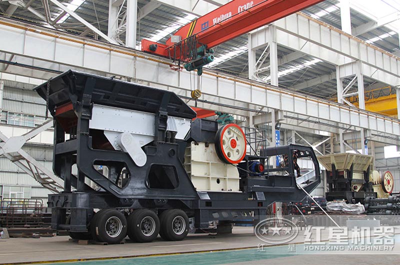 訂購一臺時產(chǎn)50噸的小型移動破碎機多少錢？（附現(xiàn)場視頻）